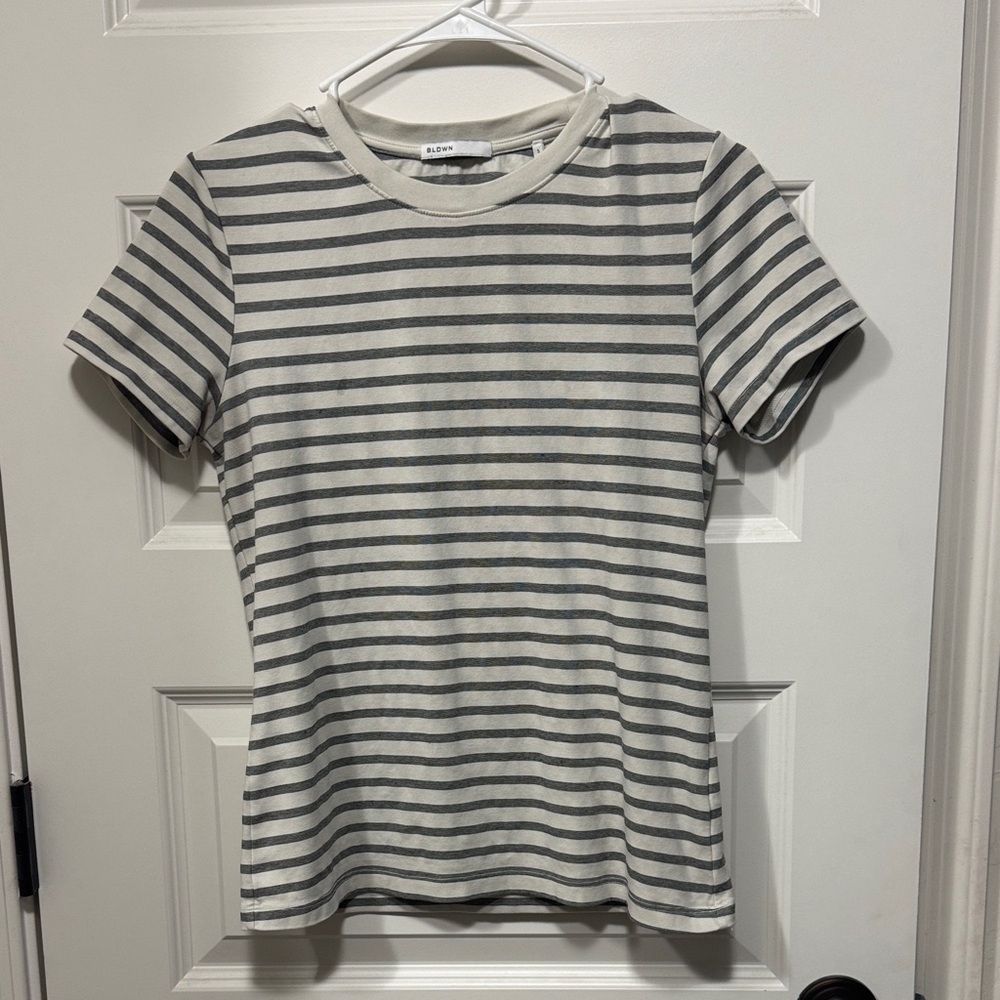 BLDWN Women’s Gray and White Striped Tee Size S